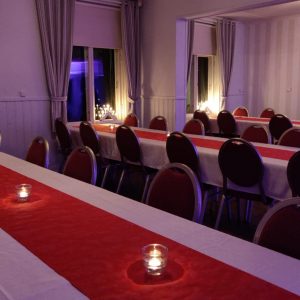 Katajistonranta kartano juhlatila pikkujoulut Aulangolla Hämeenlinnassa